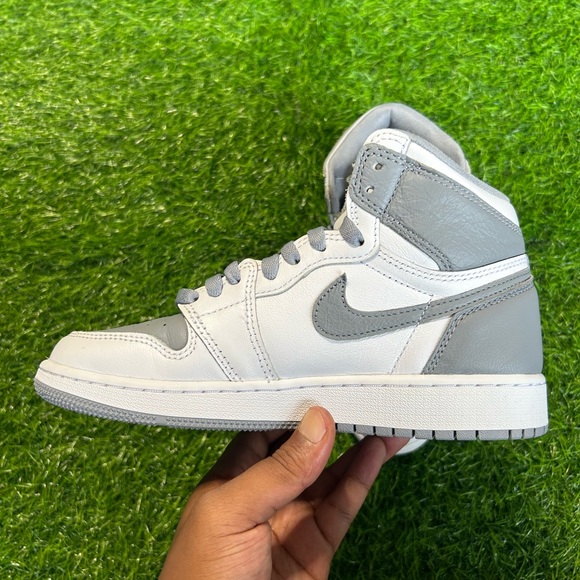 Size 5Y - Air Jordan 1 Retro High OG ‘Stealth’ - Picture 5 of 5